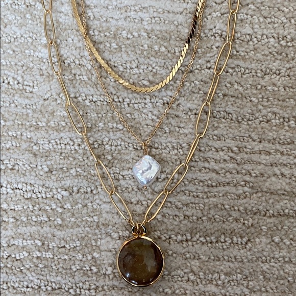 Express Pendant Pearl Paperclip Layered Necklace - Picture 4 of 5